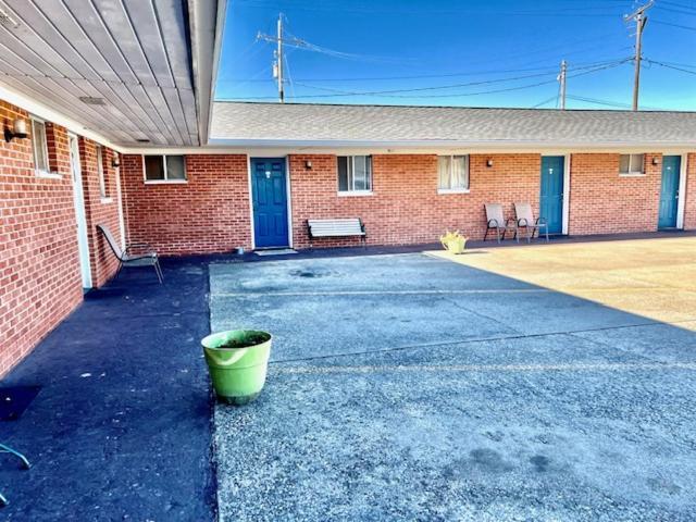 Travelers Motel Olney