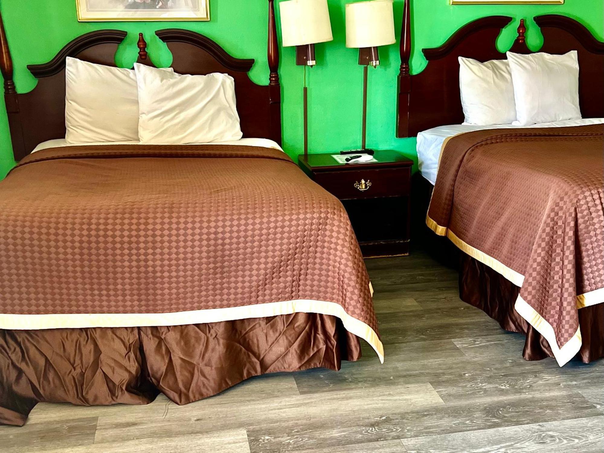 Travelers Motel