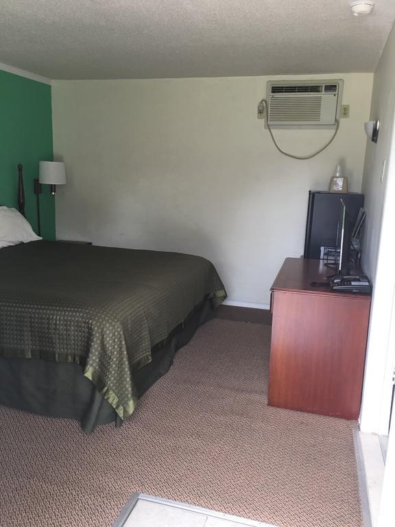 Motel Travelers 3*