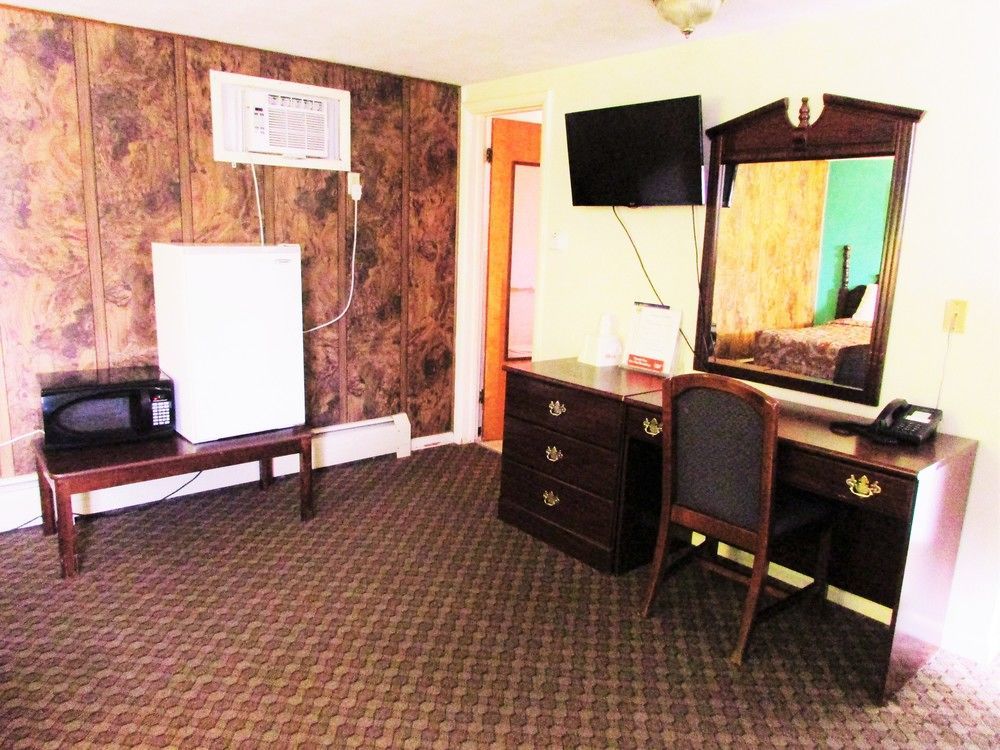 Motel Travelers 3*
